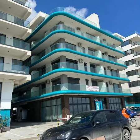 By The Sea Mamaia Nord ナボダリ