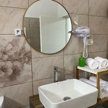 By The Sea Mamaia Nord Apartment *