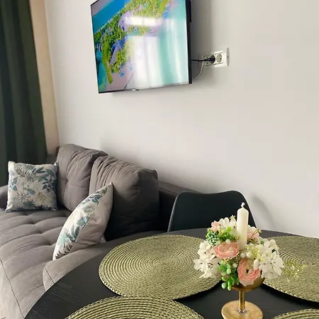 By The Sea Mamaia Nord Apartment *